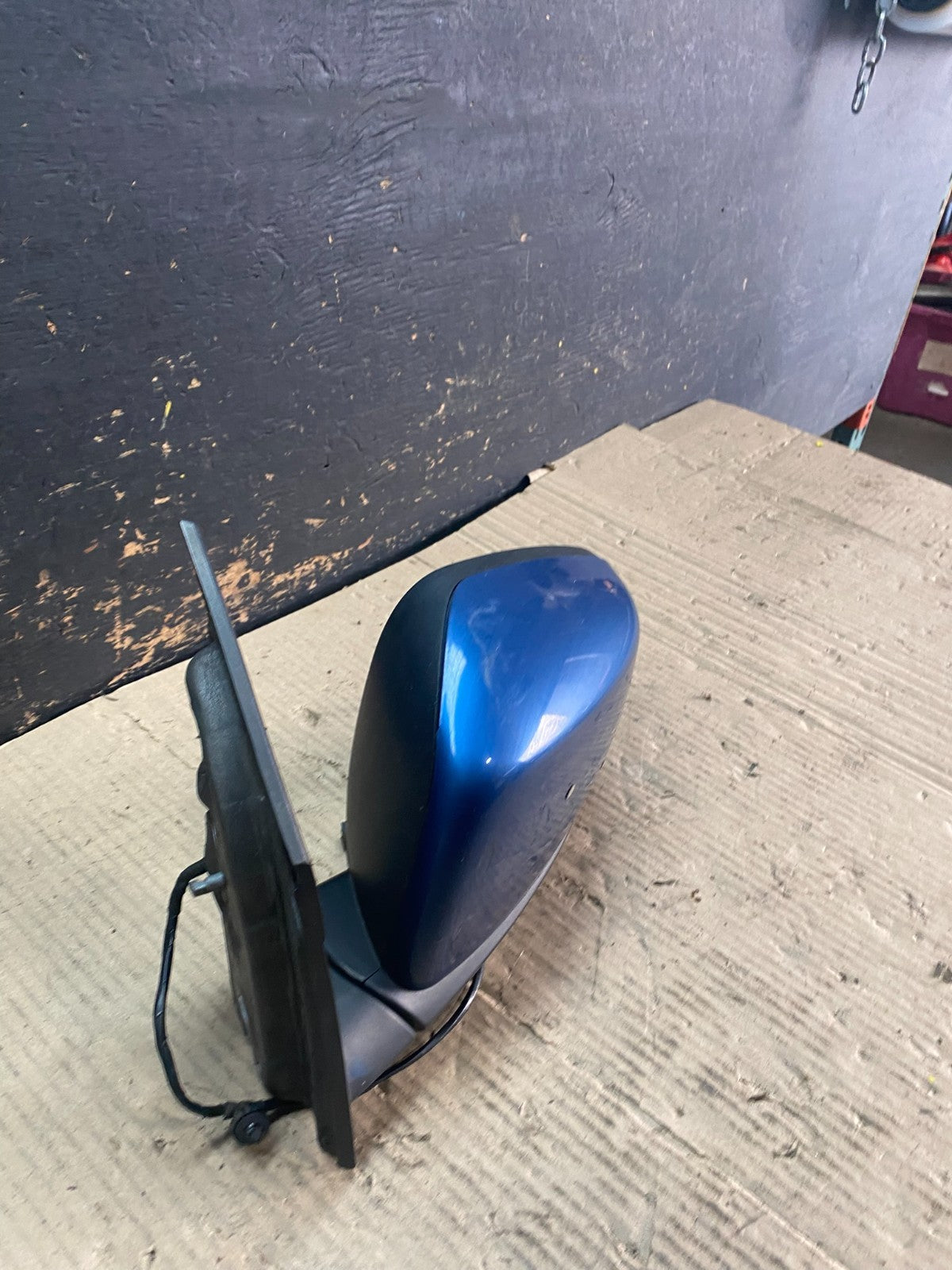 2009 to 2014 Volkswagen Routan Left Driver LH View Door Mirror V3943 DG2