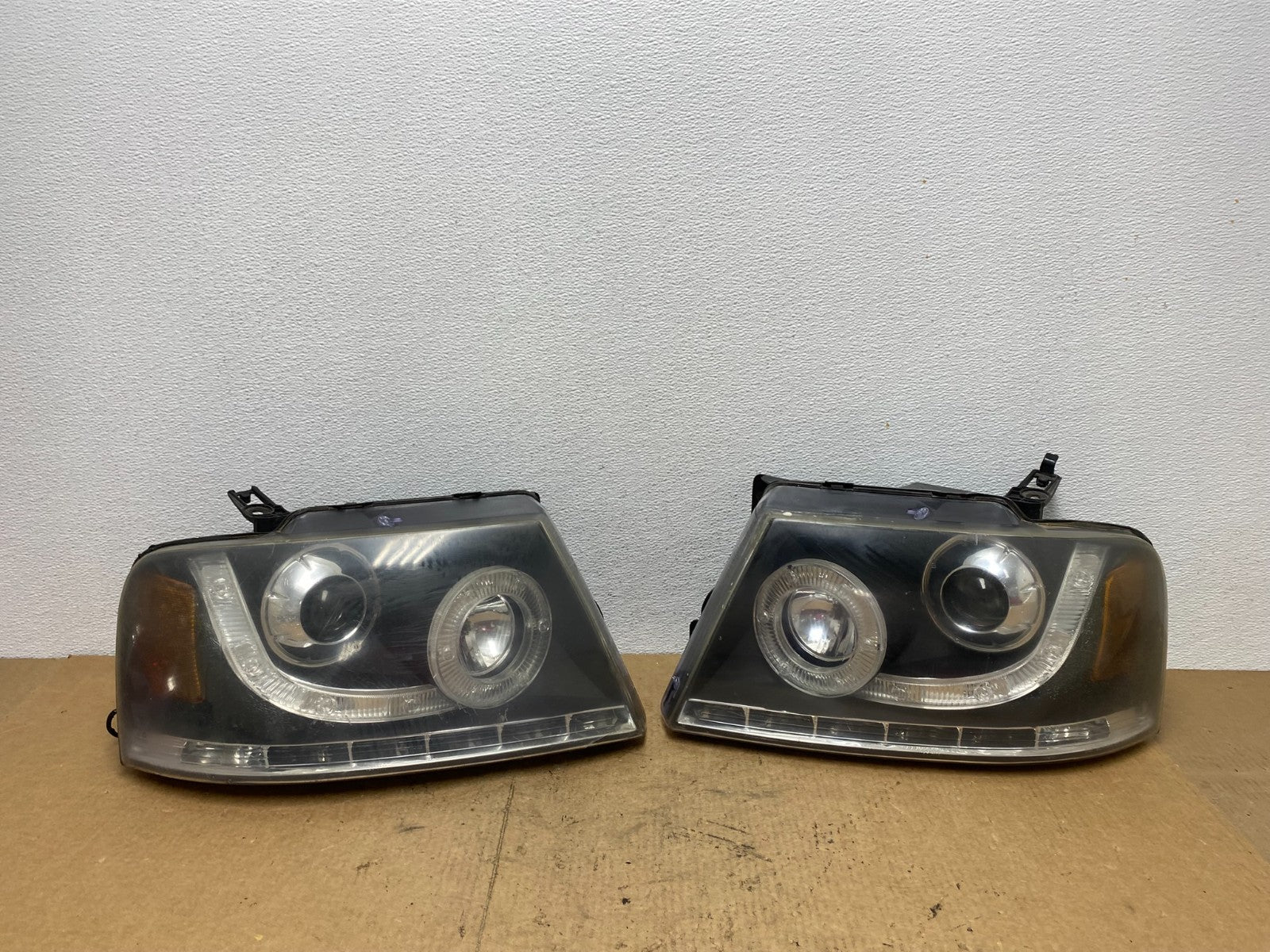 2004 to 2008 Ford F150 F-150 Left+Right Set Side LED Headlights AC3550 DG0