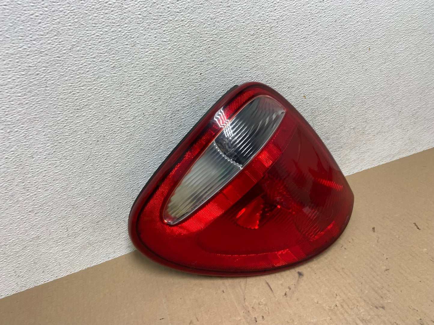 2001 to 2003 Dodge Grand Caravan Left Driver Lh Tail Light AE7043 LK2