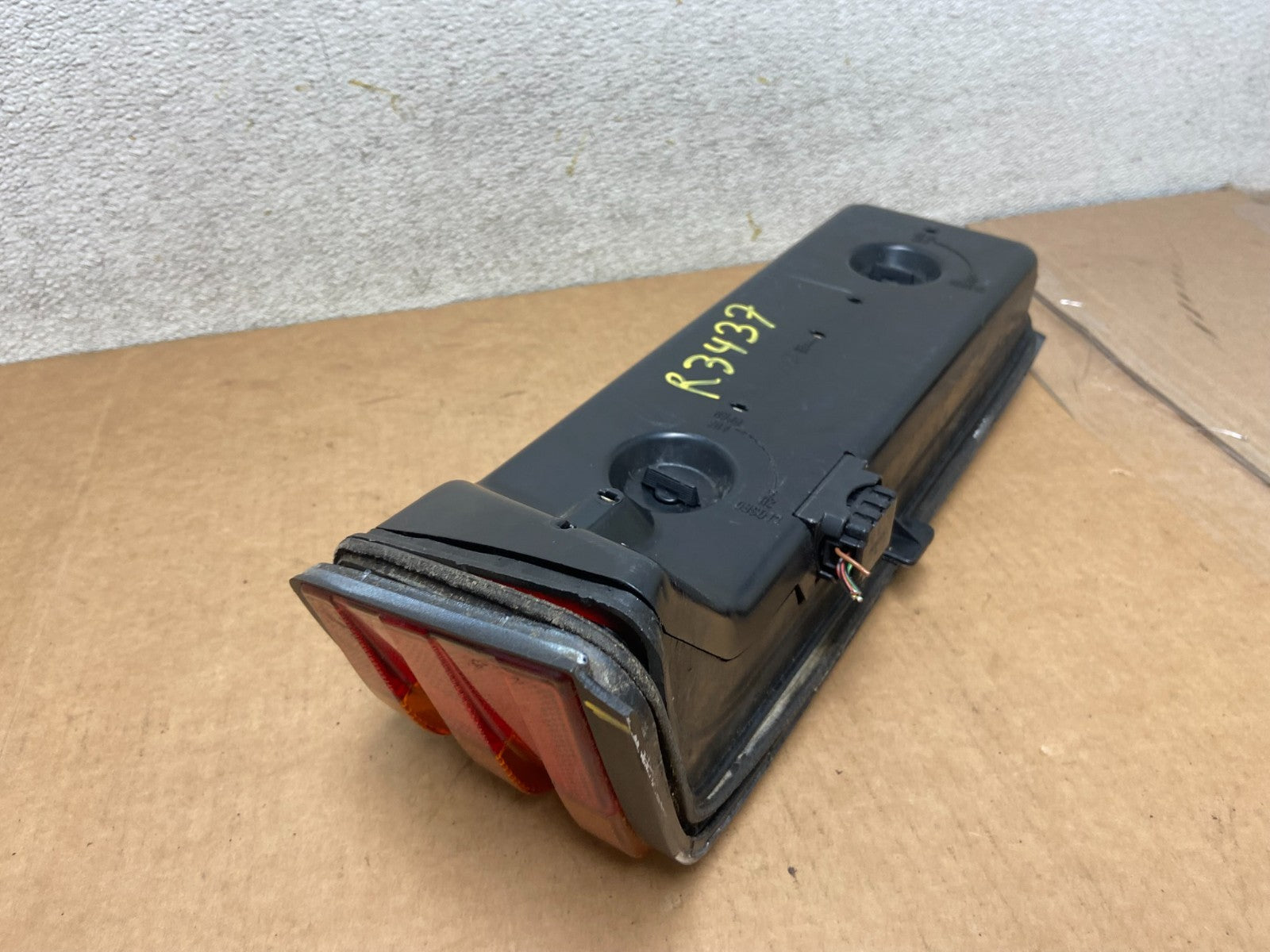 1984 - 1993 Mercedes-Benz W201 190E Right Passenger RH Side Tail Light r3437 DG8