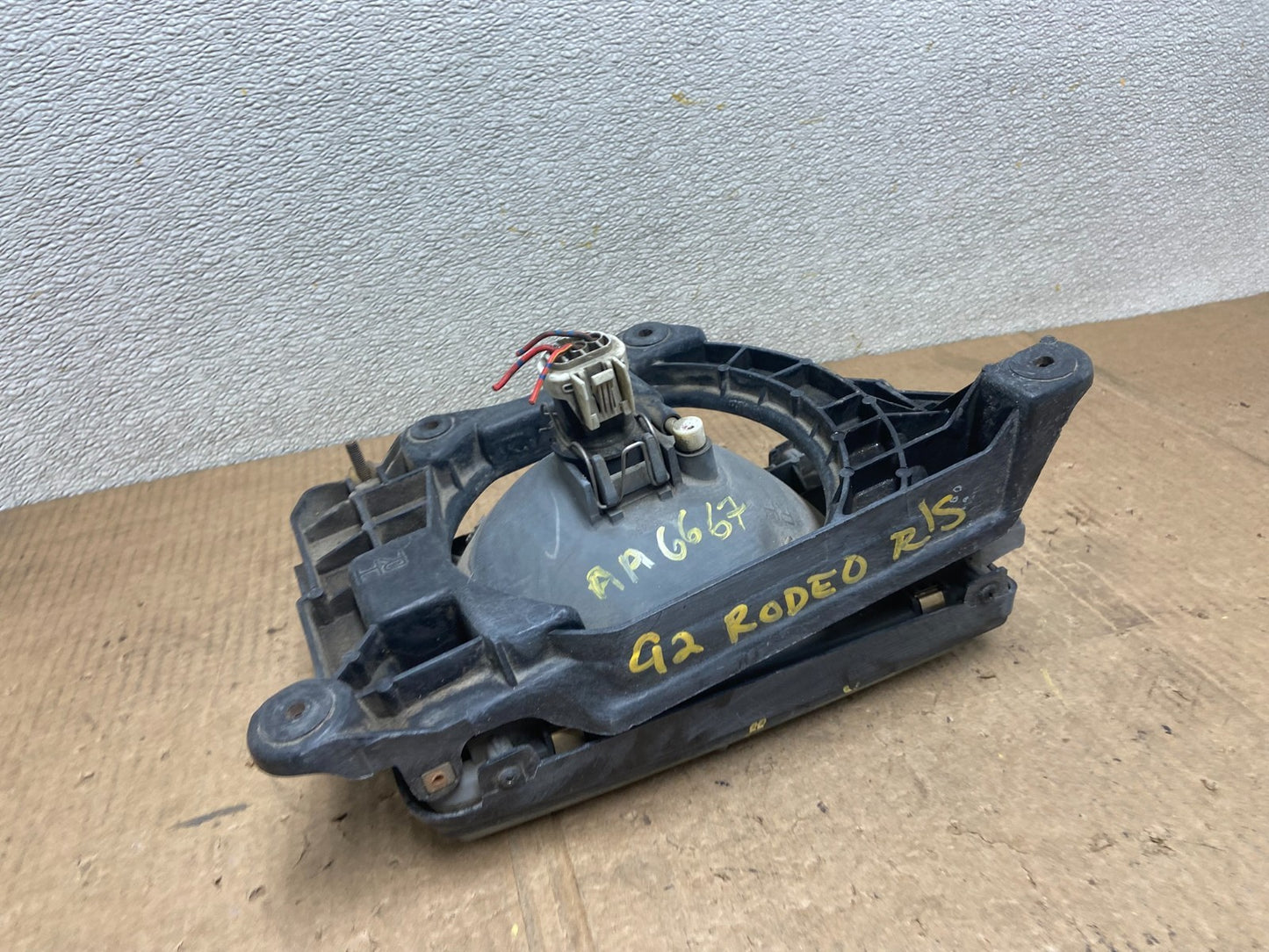 1991 to 1997 Isuzu Rodeo Right Passenger RH Side Halogen Headlight aa6667  DG6