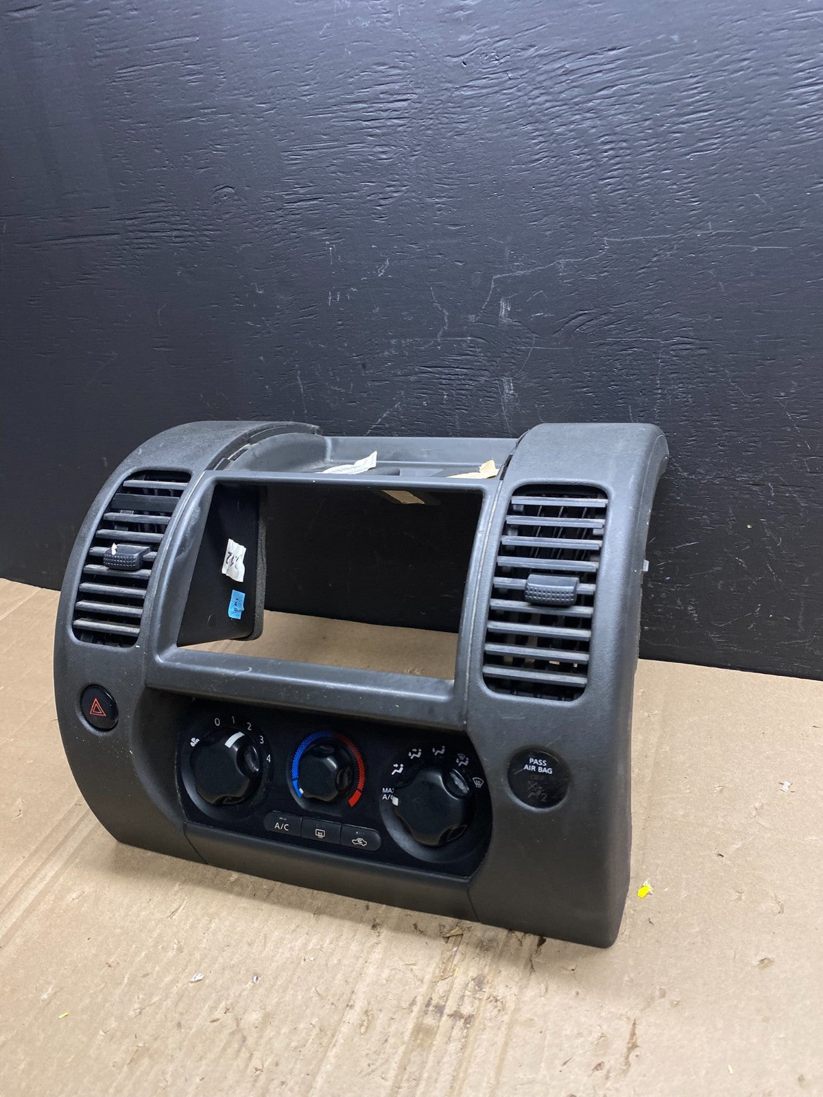 2005-2008 Nissan Xterra Radio A/C Heat Temperature Climate Control OEM ab9050 DG1