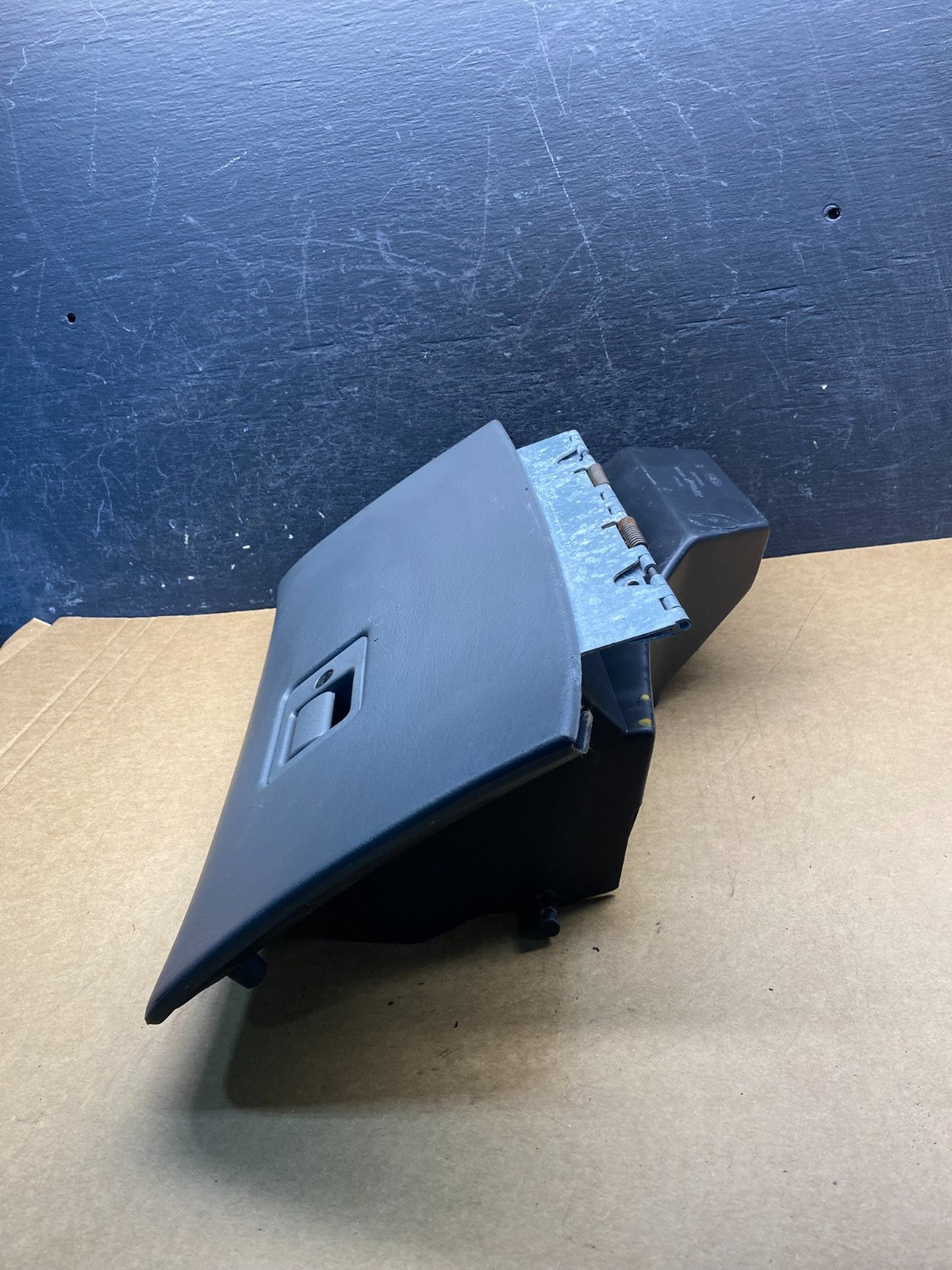 2003 2004 2005 Mercury Grand Marquis Right RH Glove Box ah7072 DG2