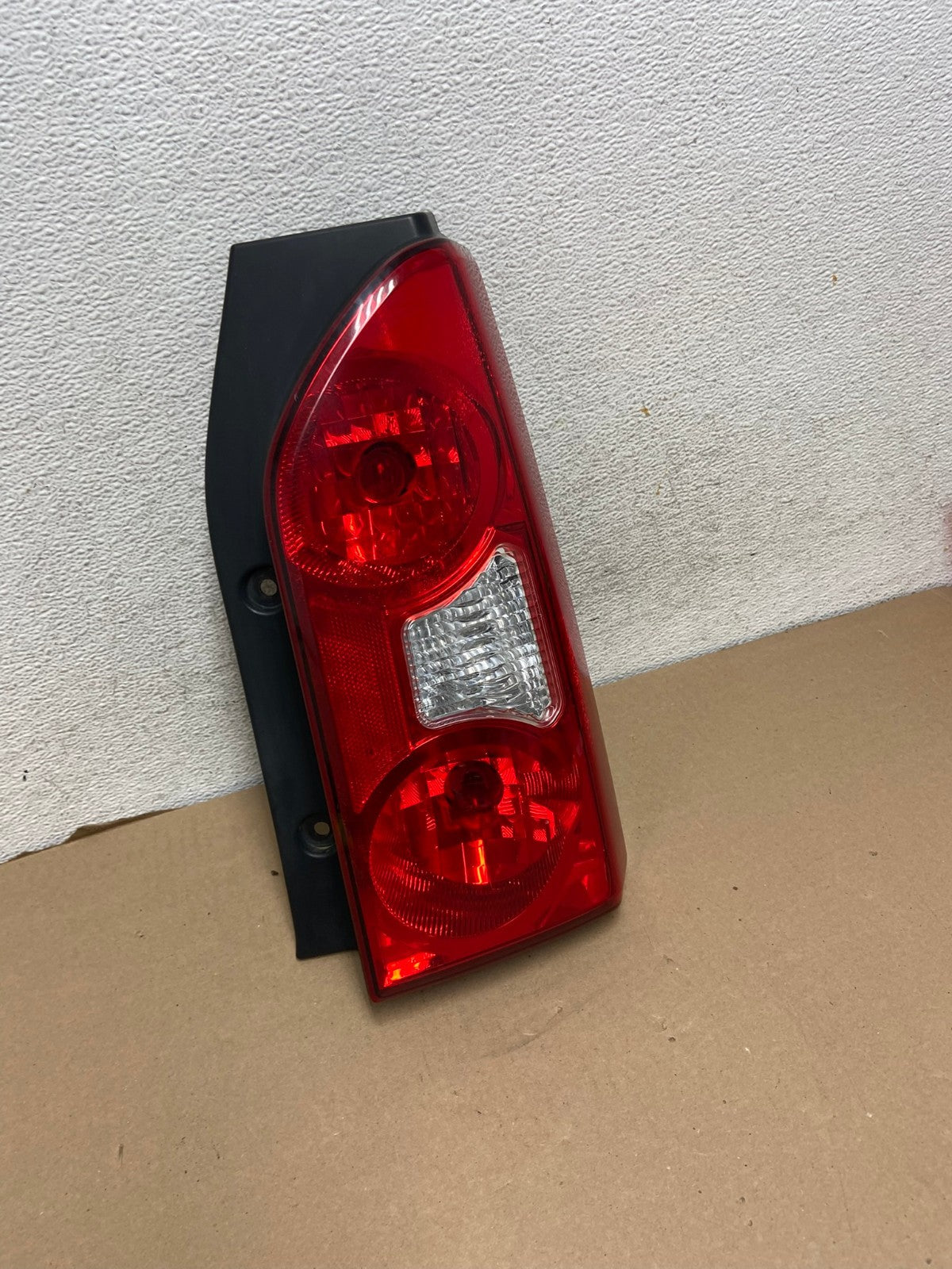 2005 to 2015 Nissan Xterra Right Passenger Rh Side Tail light AG3308 LK2