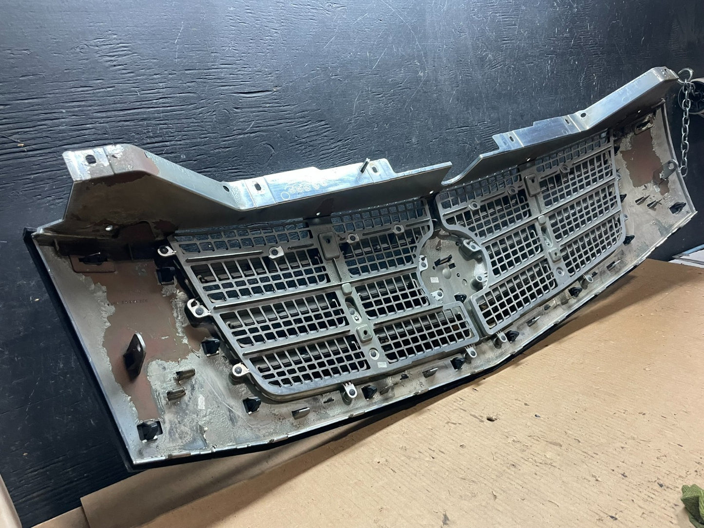 2007-2014 Cadillac Escalade Front Upper Grille Grill OEM aa2387 DG9