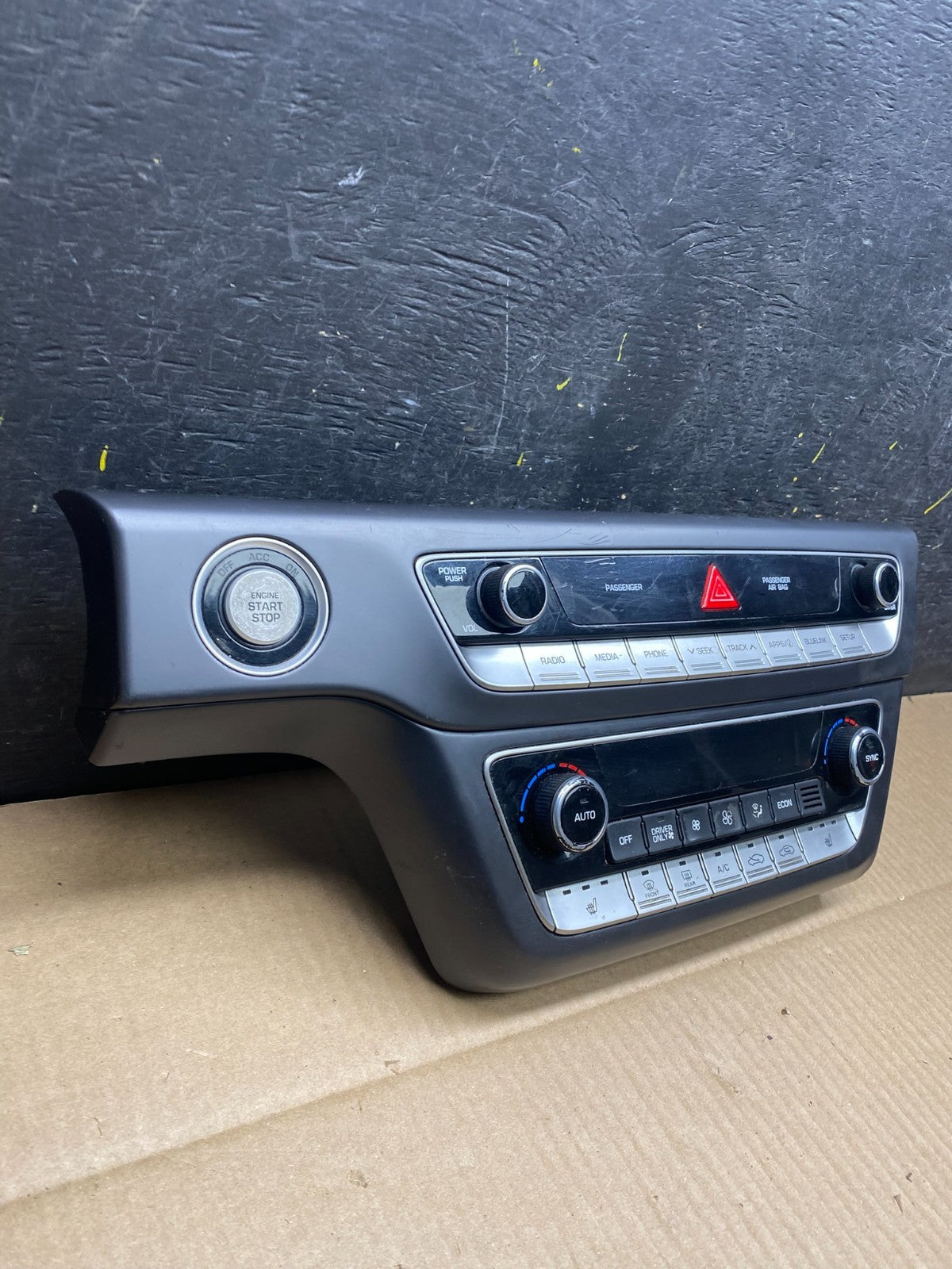 2018 2019 Hyundai Sonata Center Radio Climate Control Bezel U5904 DG4
