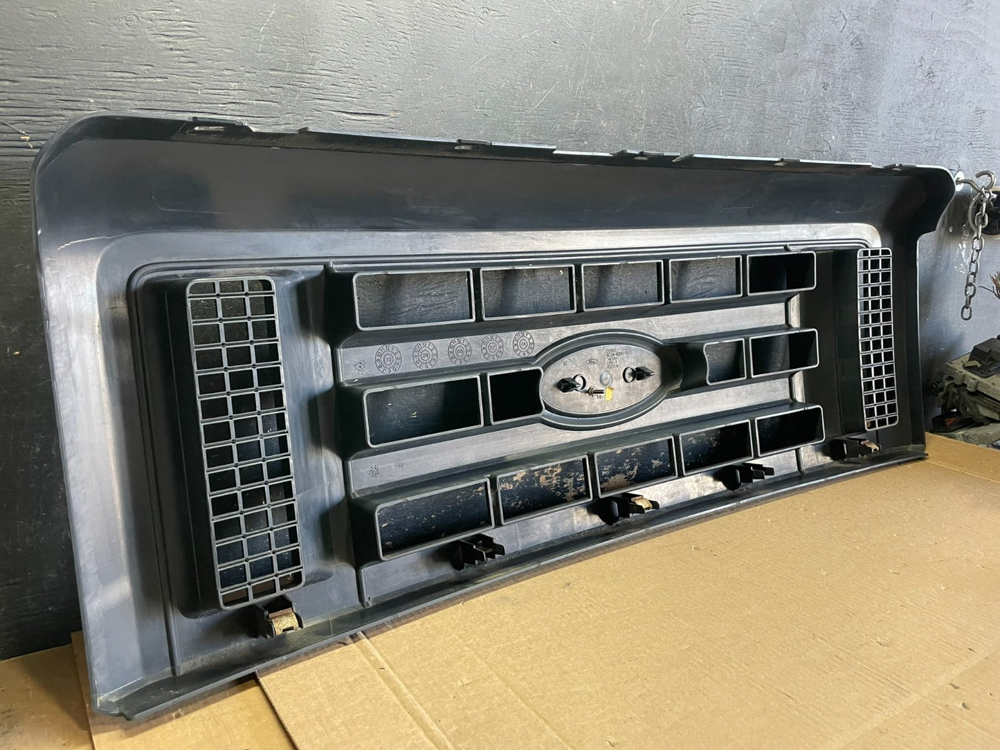 2008 to 2014 Ford Econoline E150 E250 Front Upper Chrome Grill Grille ab2992 DG6