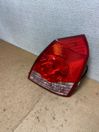 2004 2005 2006 Hyundai Elantra Sedan Right Passenger Tail Light OEM X7496 DW1