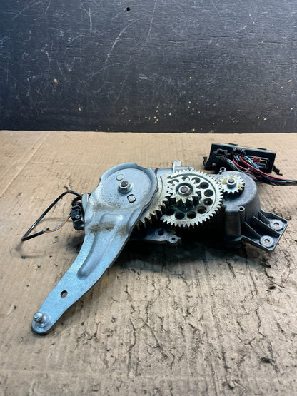 2009 to 2016 GMC Acadia Rear Trunk Liftgate Power Motor Actuator OEM U1331 DG6