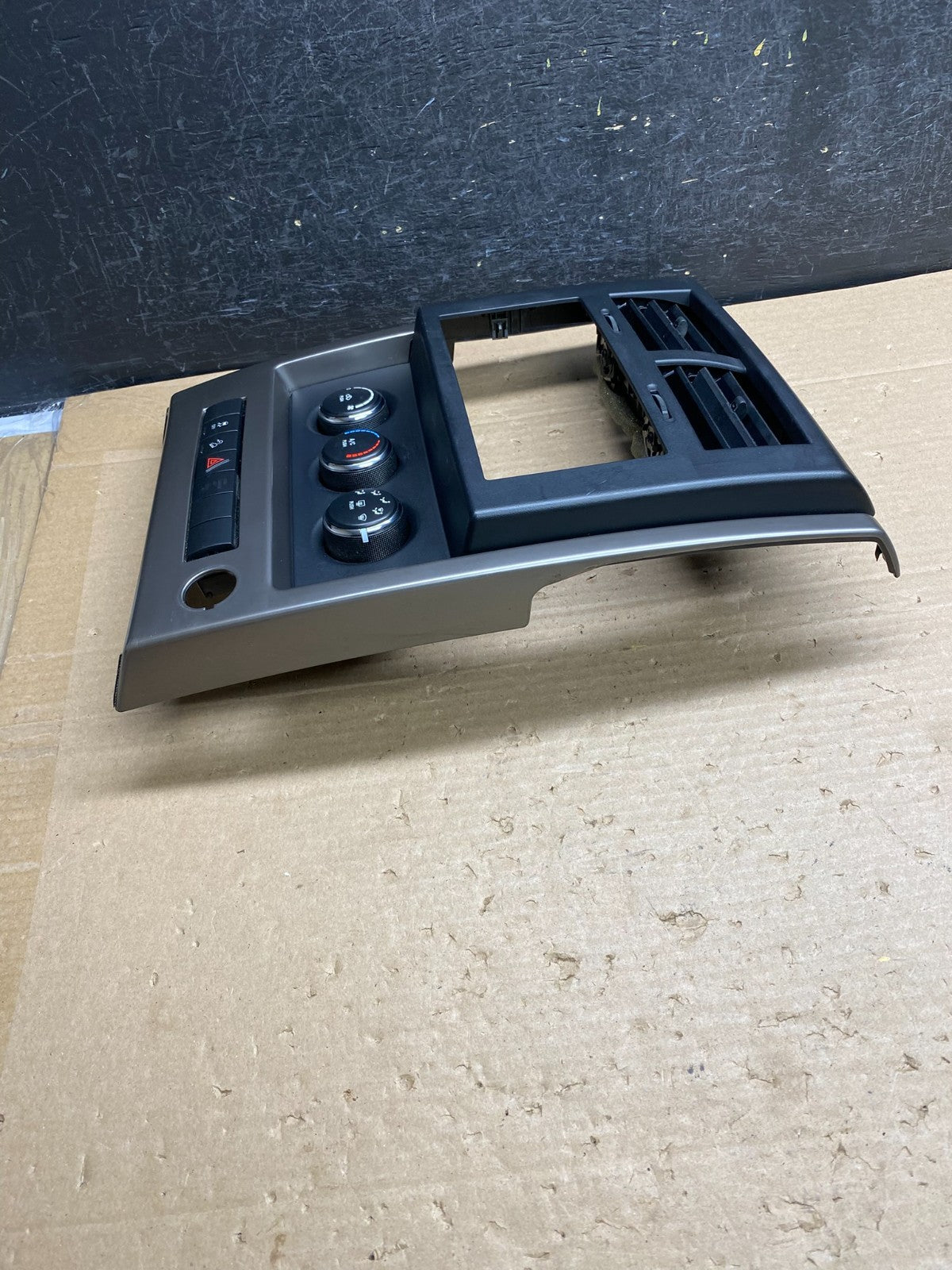 2008 to 2012 Jeep Liberty Dash Climate Temperature Control Radio Bezel AG6400 DG3