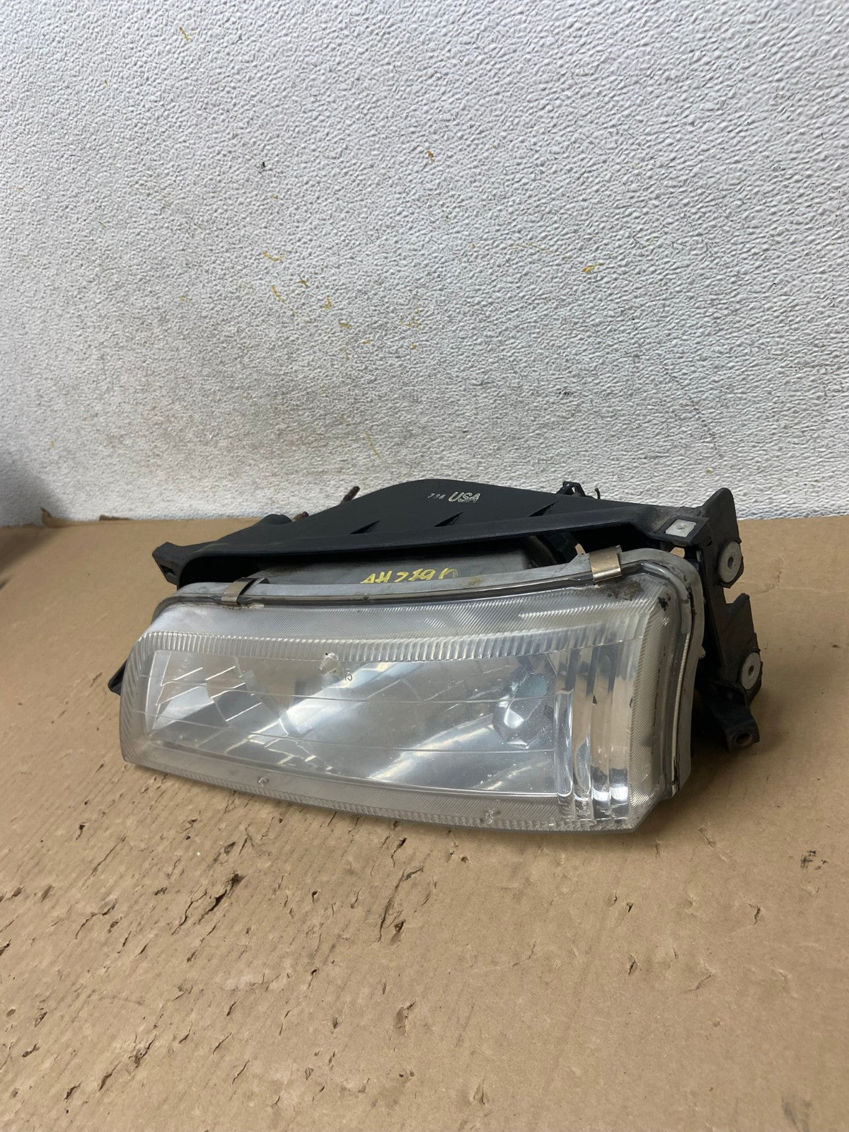 1997 to 1999 Nissan Maxima Left Driver LH Side Headlight Halogen AH2790 LK2