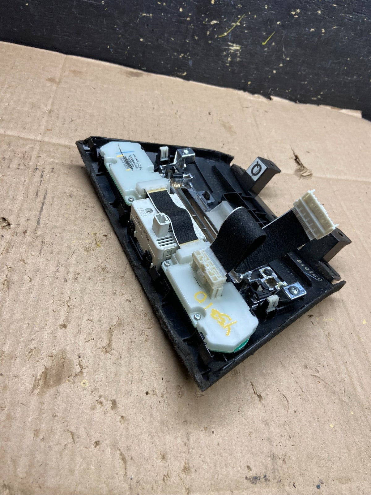 2006 to 2007 Infiniti M35 M45 Radio Audio Control Panel Y5310 DG4