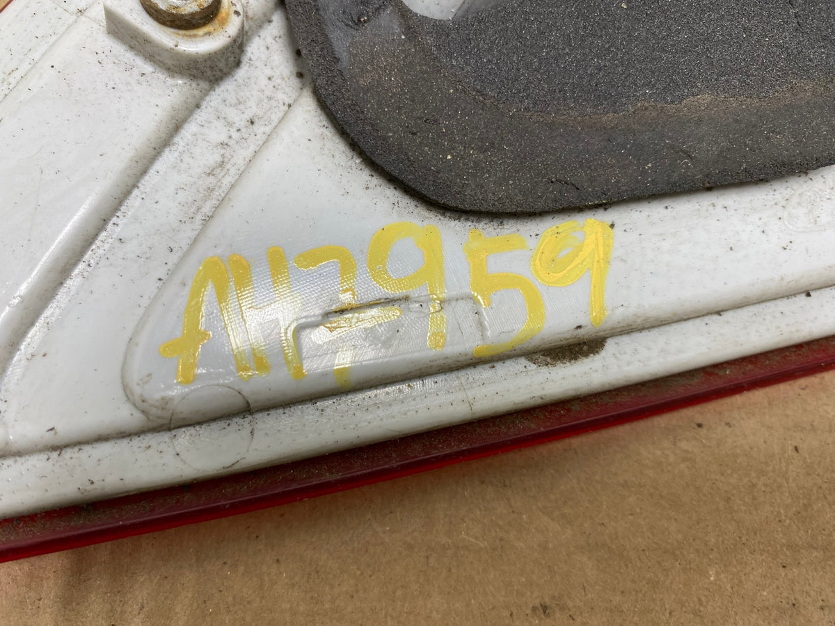 2013 to 2016 Ford Escape Right Passenger RH Side Inner Tail Light AH7959 LK6