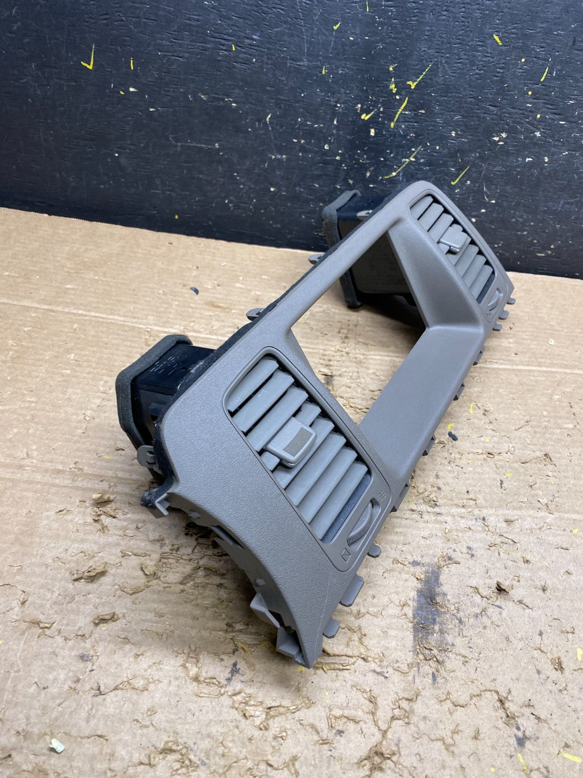 2009-2010 Nissan Murano Radio Center Console Display Bezel Air Vent OEM X1444 DG1