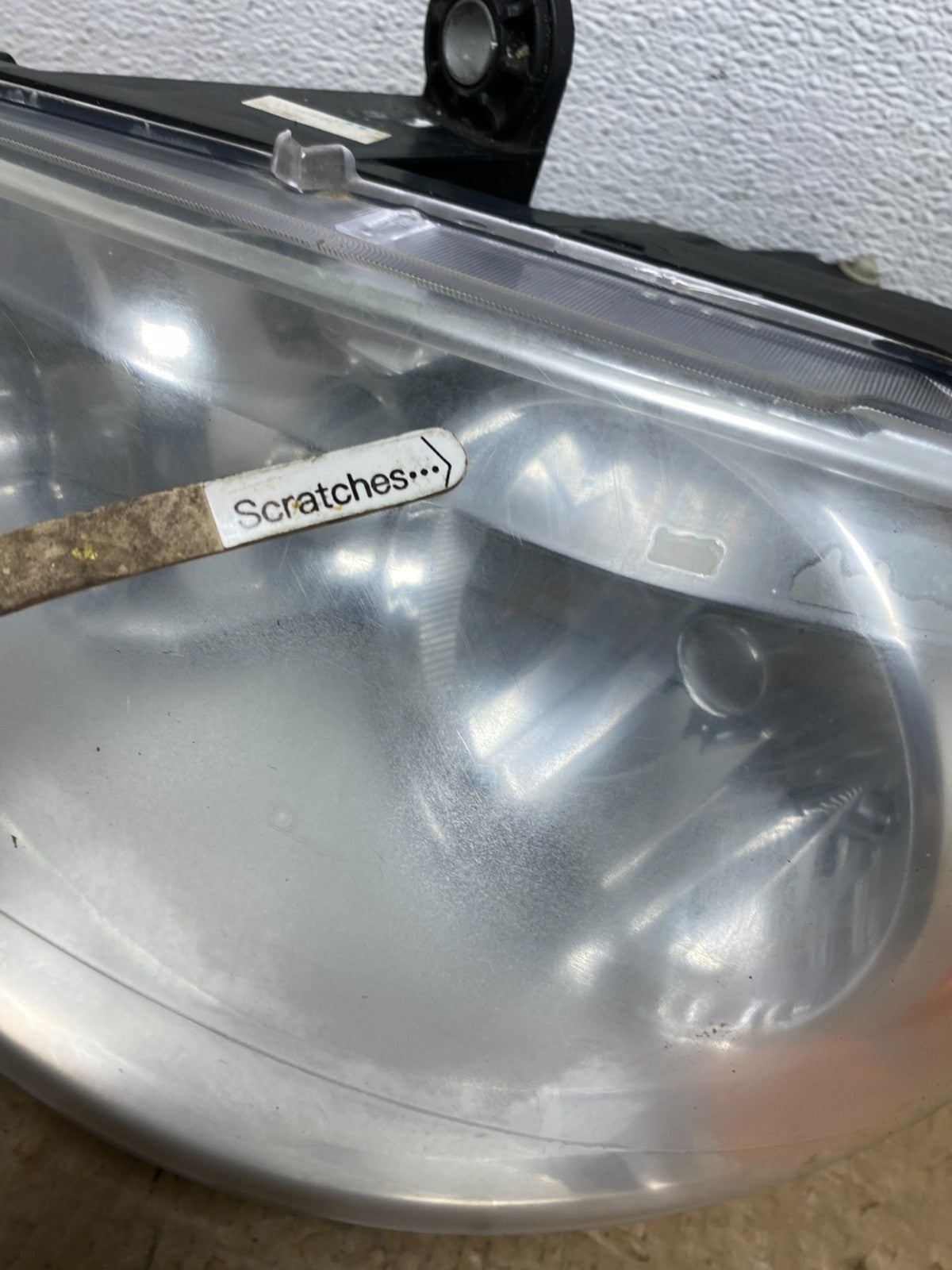 2008 to 2016 Chrysler Town and Country Left Driver Lh Side Headlight AC3903 DW3