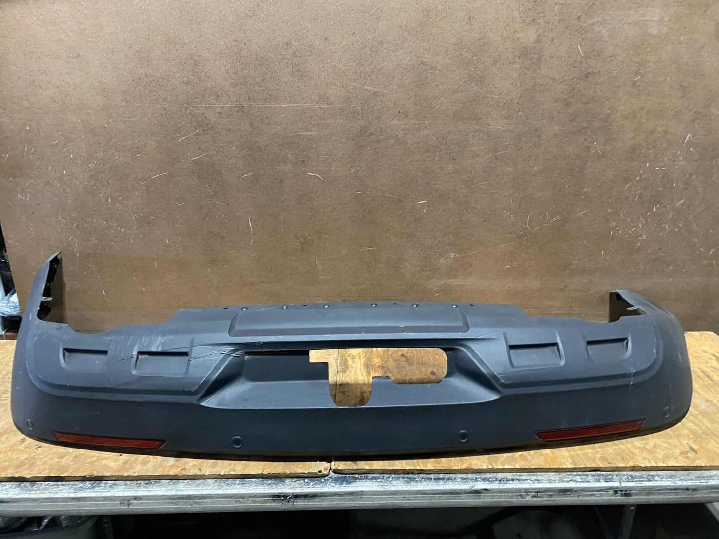 2020 to 2023 Ford Explorer Police Interceptor Rear Upper Bumper Cover Z3254 PS0
