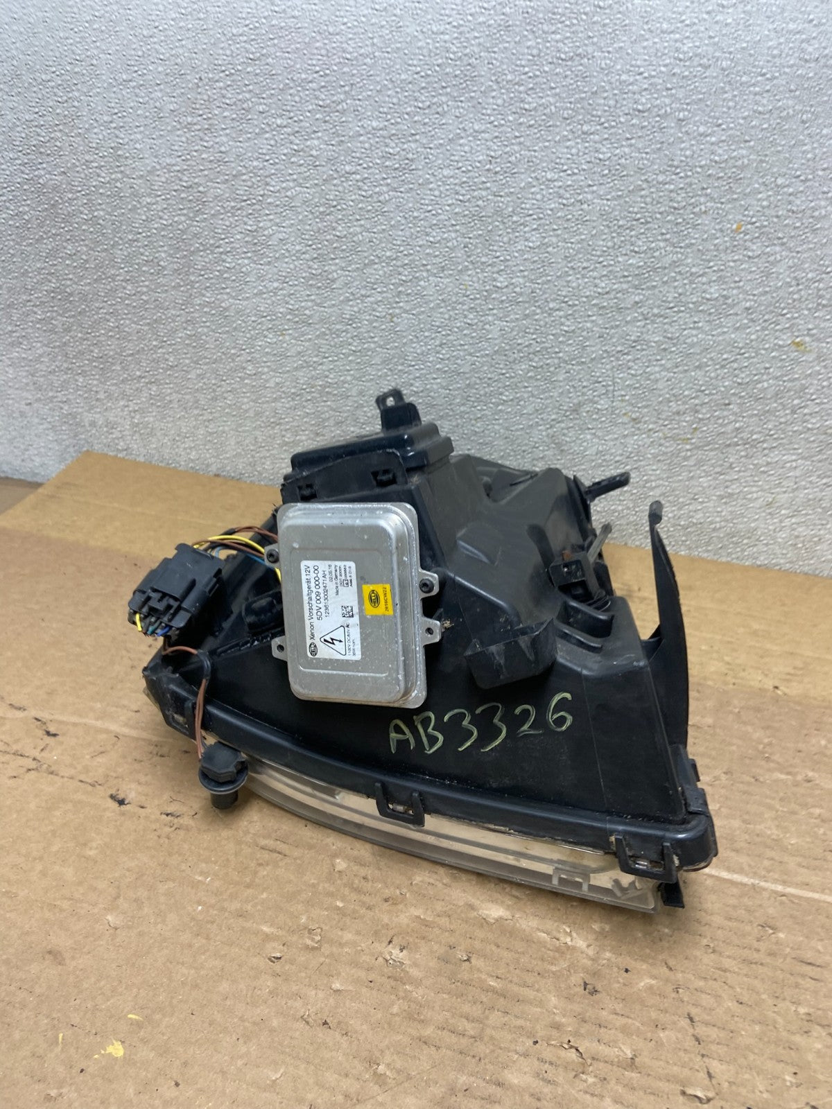 2007 - 2014 Cadillac Escalade Left Driver LH Side Xenon HID Headlight AB3326 DW8