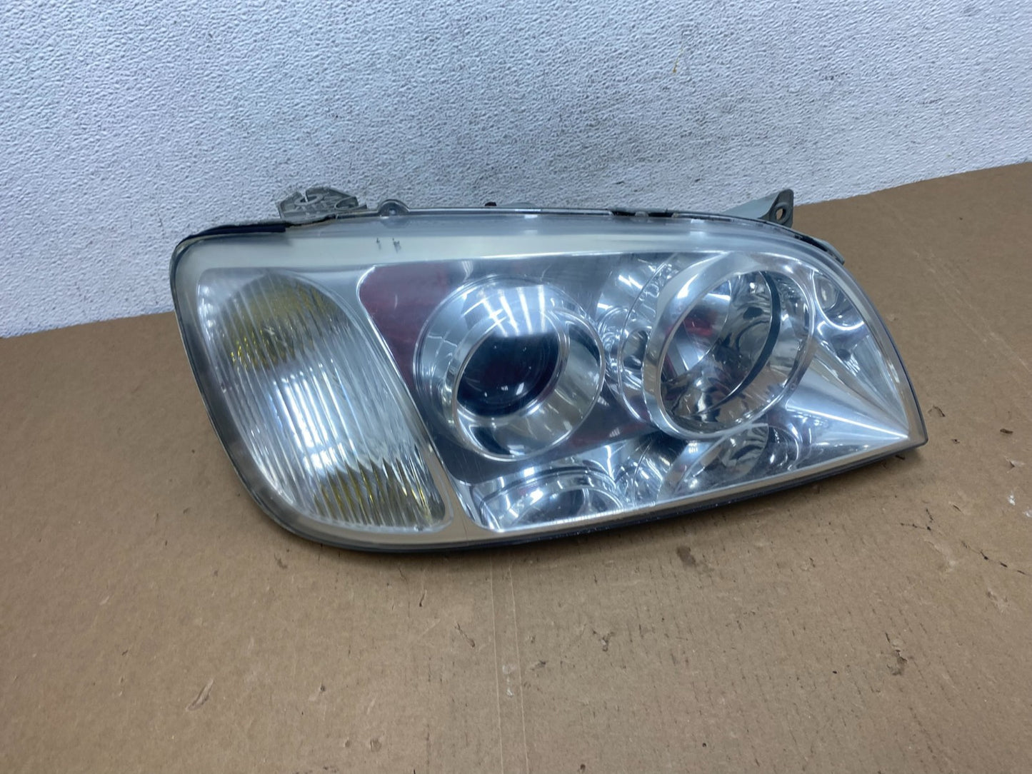 2004 2005 Hyundai XG350 XG Right Passenger RH Headlight Halogen AD7946 DW0
