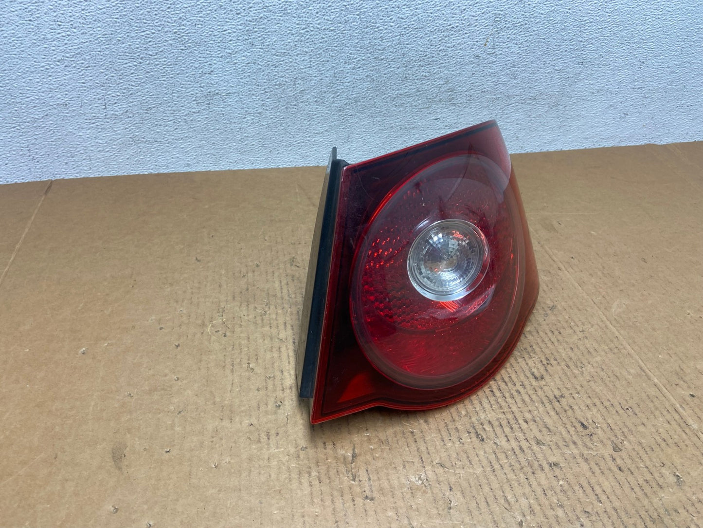 2008 2009 2010 Volkswagen Jetta Right Passenger RH Side Tail Light AE0502 LK2
