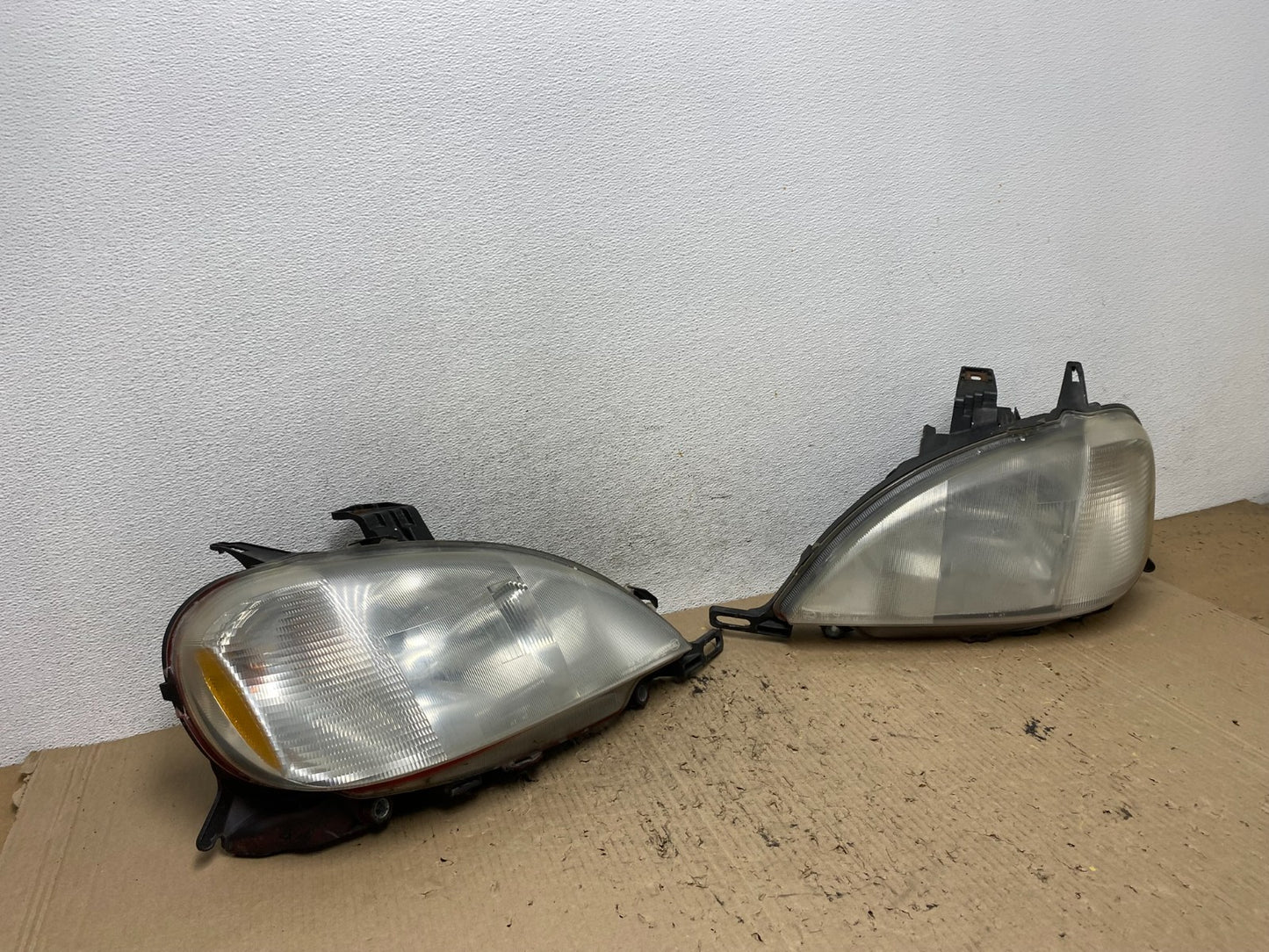 1998 to 2001 Mercedes ML320 ML-Class Left+Right Halogen Headlights AF7196 DW2