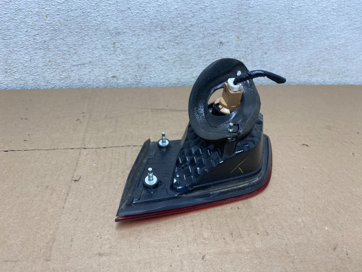 2010-2014 Subaru Legacy Left Driver LH Side Tail Light Inner OEM I9543 DW5