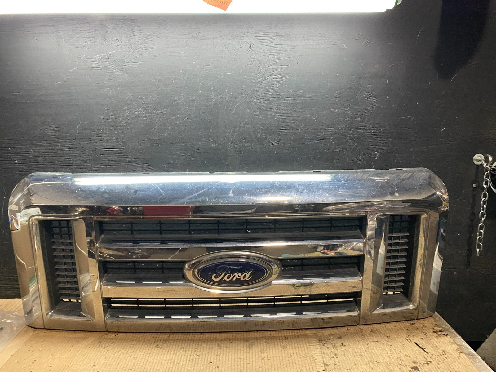 2008 to 2014 Ford Econoline E150 E250 Front Upper Chrome Grill Grille w6105  DG0
