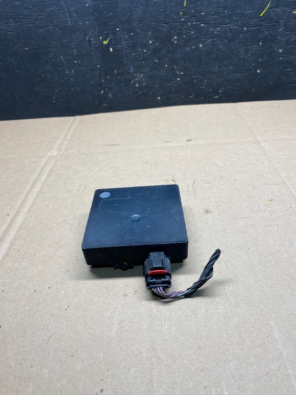 2013 to 2018 Ford Lincoln Rear Radar Blind Spot Module r8717 DG1