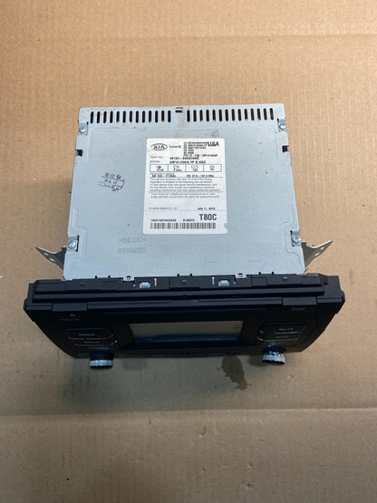 2015 to 2016 Kia Sedona Radio Stereo Receiver AM FM CD Player Y7560 DG4