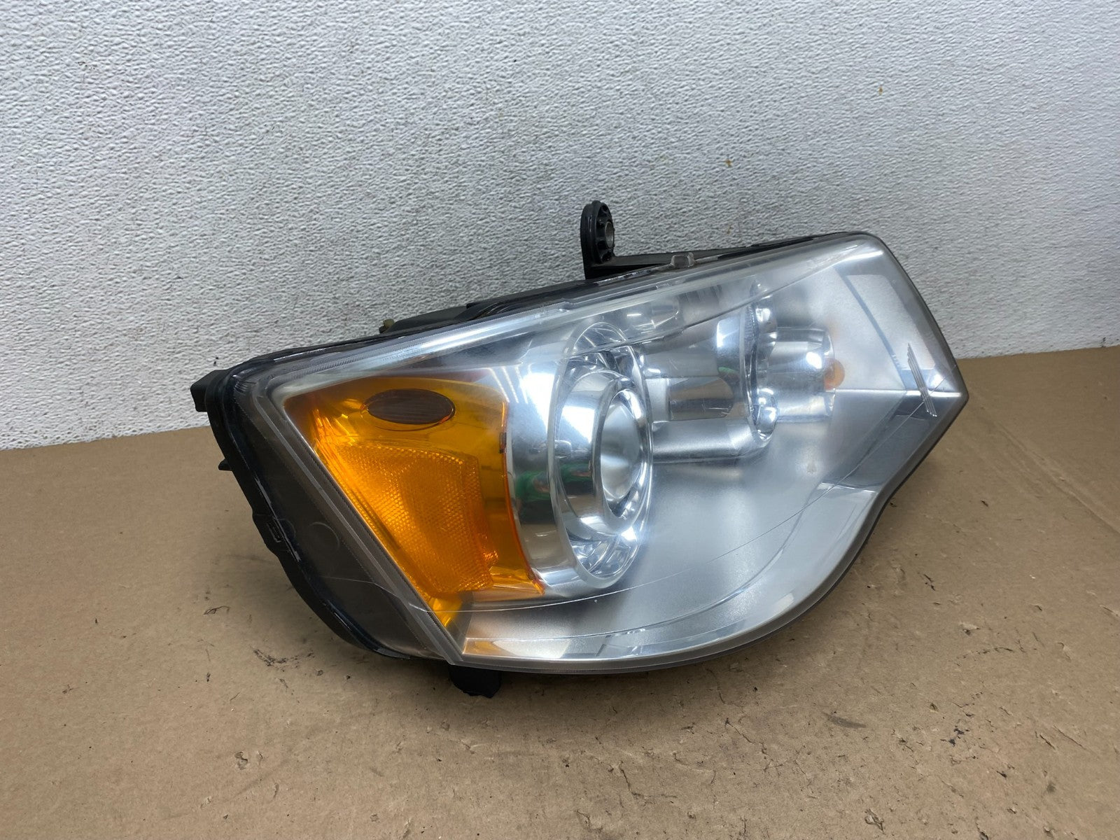 2008 to 2016 Chrysler Town and Country Right Passenger Xenon Headlight AG4413 DW2