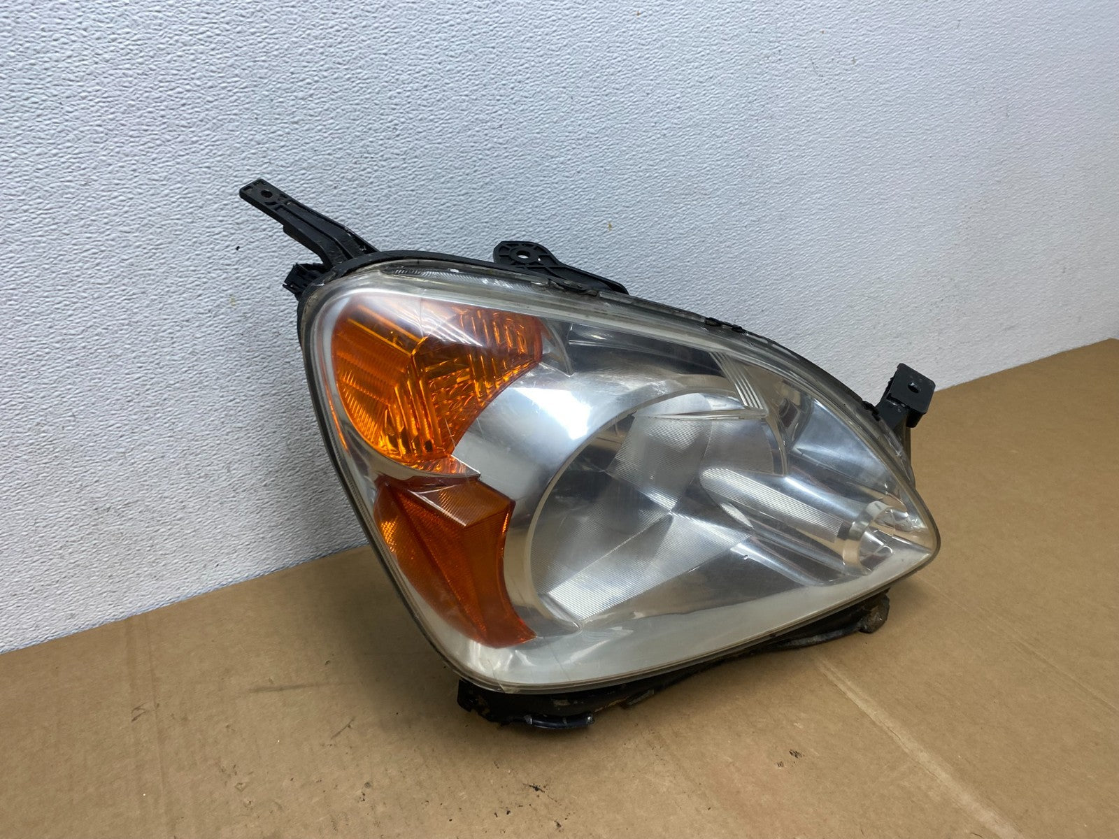 2002 to 2004 Honda CRV CR-V Right Passenger RH Halogen Headlight AC8426 DW2