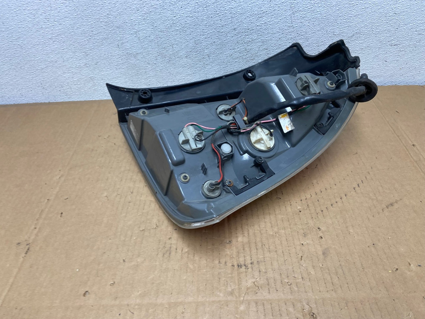 2007-2011 Hyundai Accent Hatchback Left Driver LH Side Tail Light AD0883 LK5