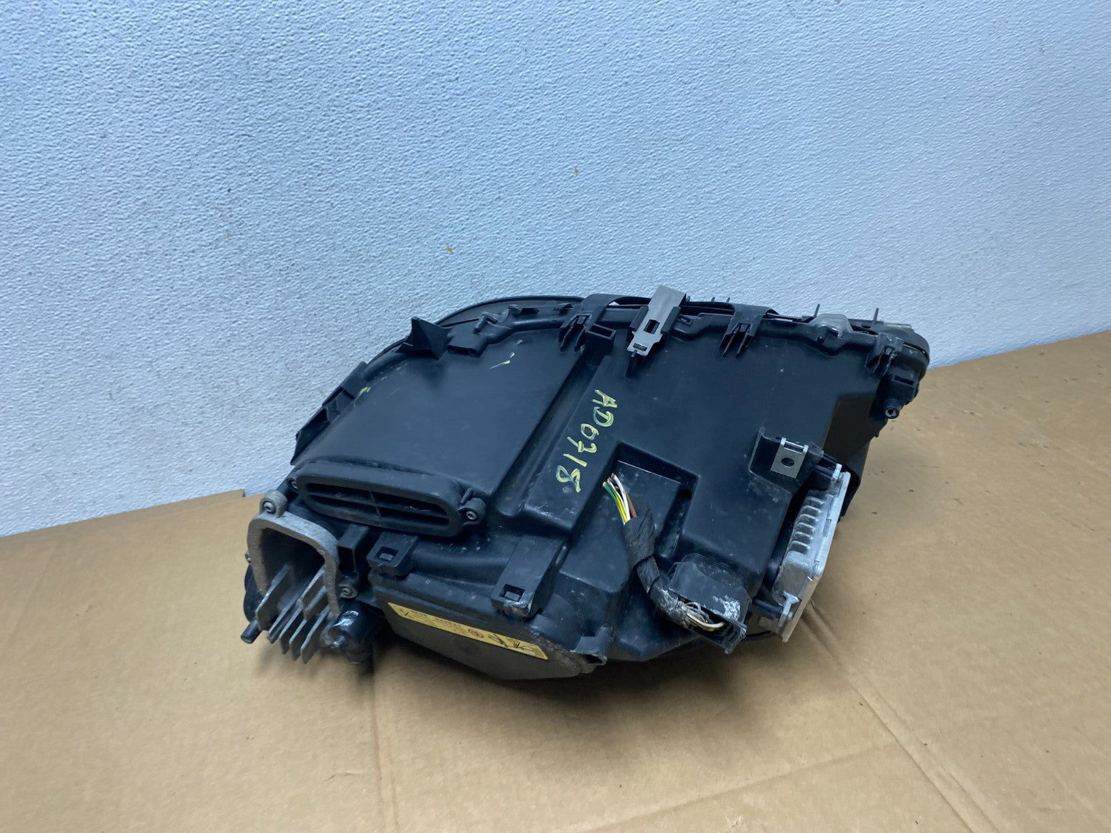 2009-2012 BMW 7-Series 740i 750i Right Passenger Xenon HID Headlight AD07187