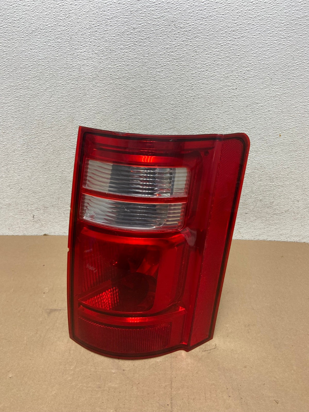 2008 2009 2010 Dodge Grand Caravan Right Passenger Rh Tail Light AG4564 LK0