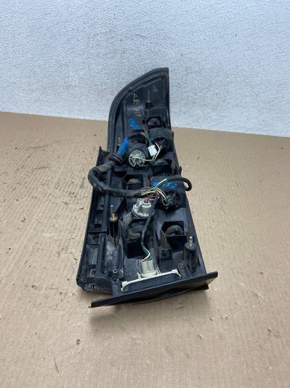 1995 1996 Lexus ES300 Left Driver LH Side Tail Light AE7111 LK9