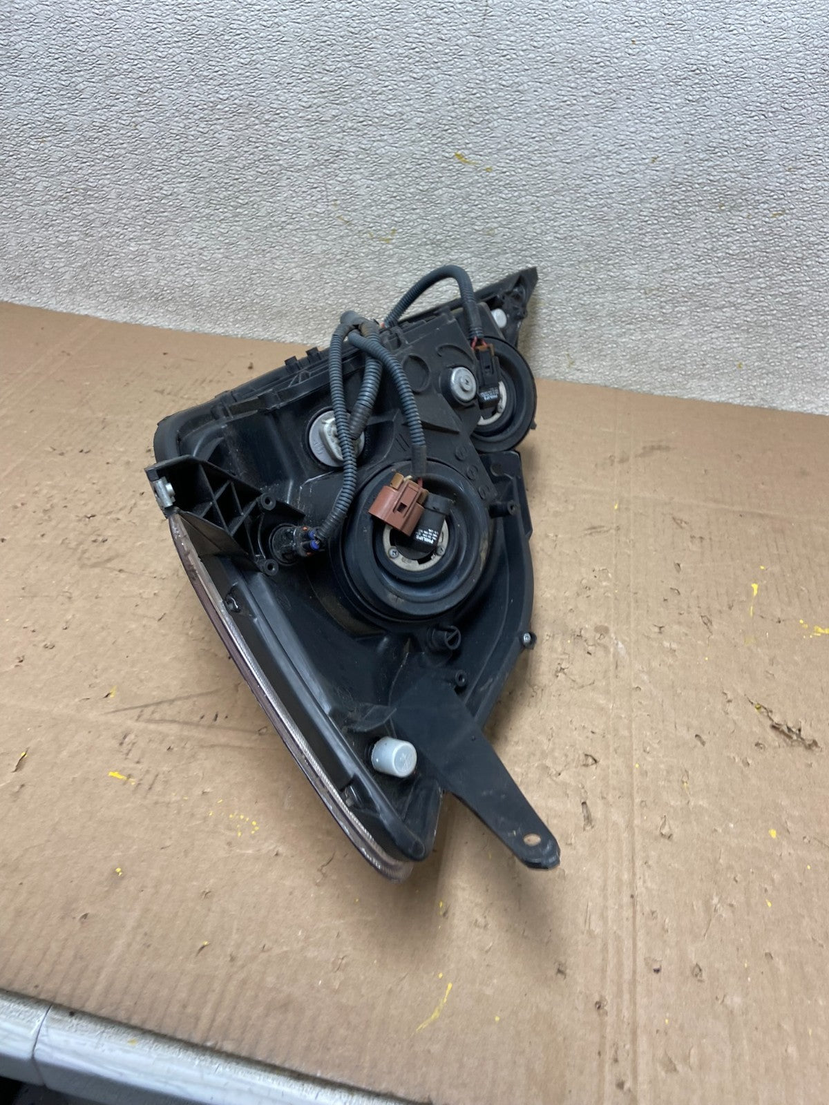 2004-2005 Toyota Sienna Right Passenger Halogen Headlight TYC Y0341 DW7