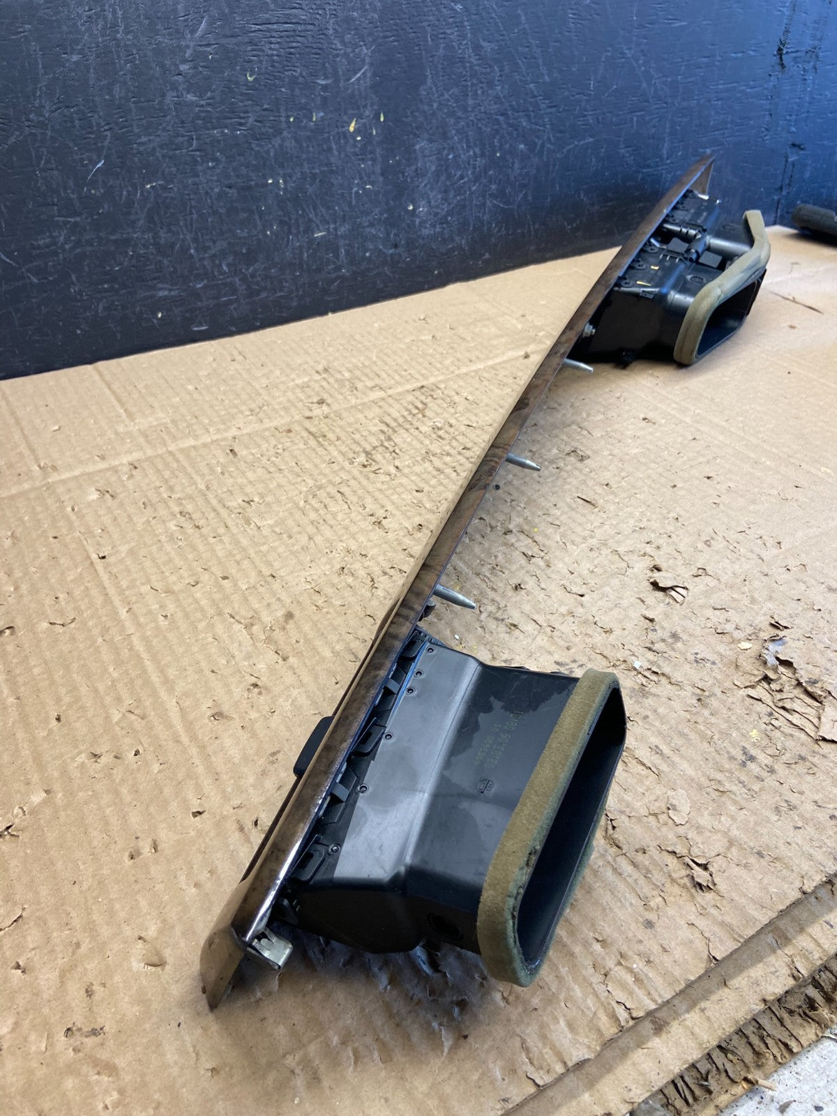 2004-2010 BMW E60 528i 535i 550i Front Center Dash Air Vent Panel Trim AD2015 DG2