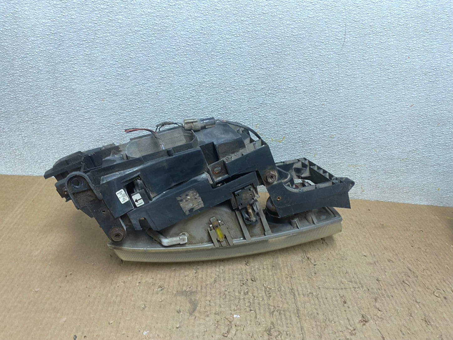 1994 to 1996 Chrysler LHS Driver Left Side Headlight W5552 PS5
