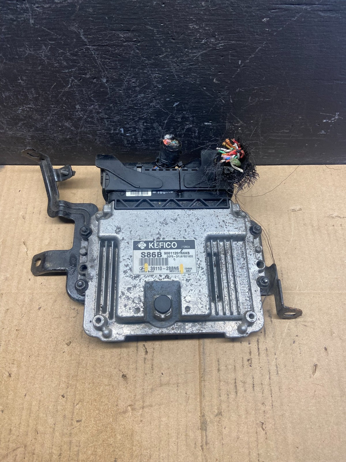 2013 to 2014 Hyundai Veloster Engine Computer Ecu Pcm Ecm Pcu AD1821 DG0