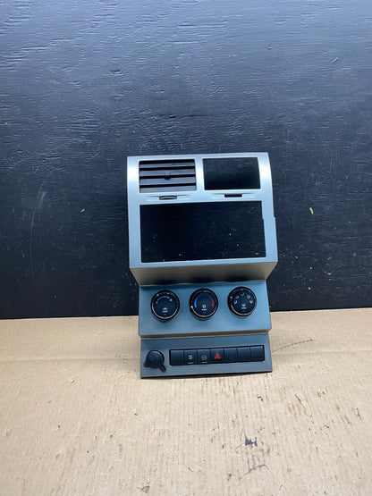 2007 to 2012 Dodge Nitro Dash Climate Temperature Control Radio Bezel o6957 DG0