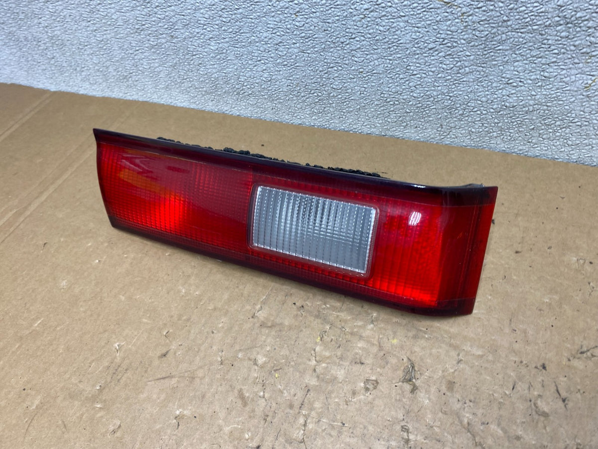 1997 1998 1999 Toyota Camry Tail Light Inner Left Driver LH Inner V5571 DW1
