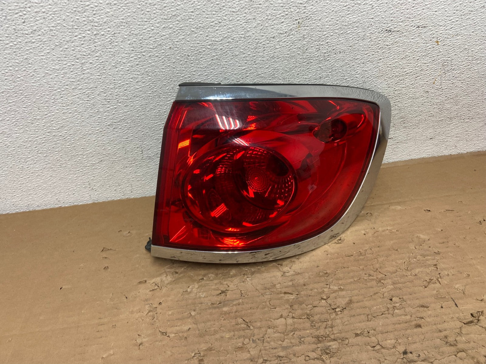 2008-2012 Buick Enclave Right Passenger Rh Tail Light AD4396 LK0