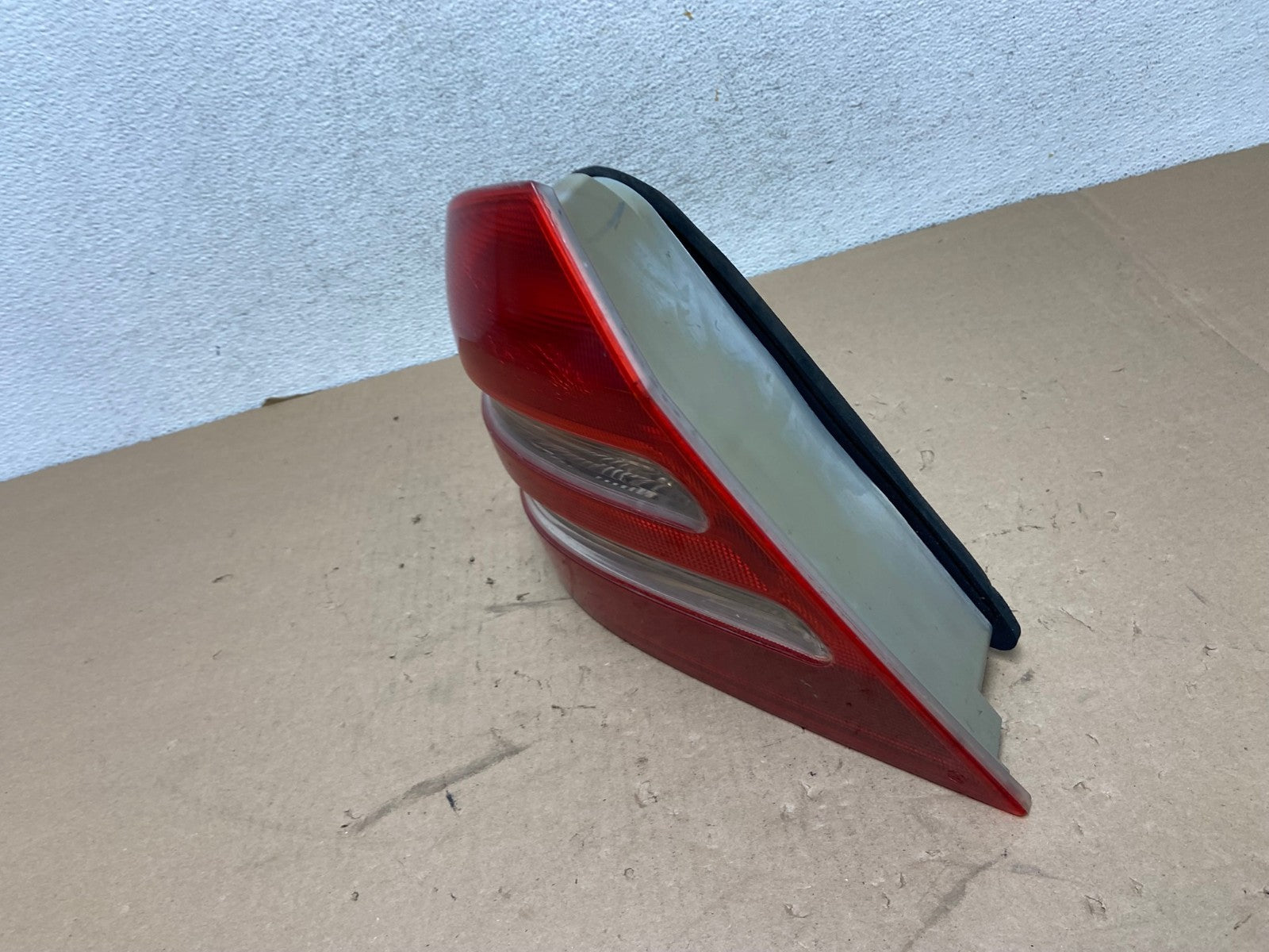 2001-2004 Mercedes-Benz C 230 C240 W203 C-Class Left Driver Tail Light AG4121 LK1