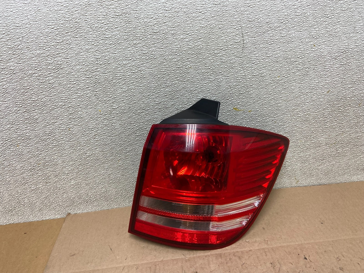 2009 - 2011 Dodge Journey Right Passenger Side Tail Light Oem Z6131 DW0