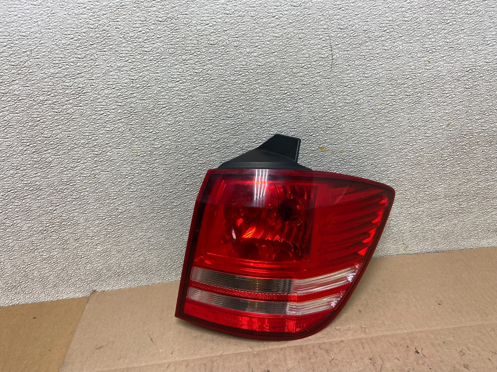 2009 - 2011 Dodge Journey Right Passenger Side Tail Light Oem Z6131 DW0