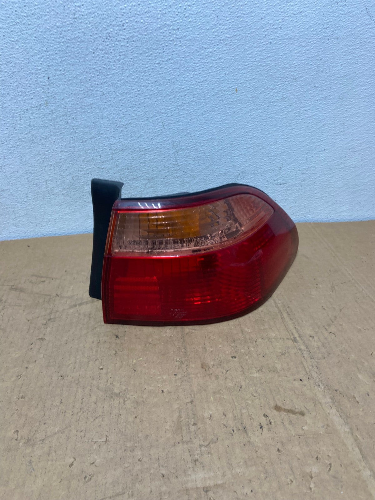 1998 to 2000 Honda Accord Sedan 4door Right RH Side Tail Light DEPO AD1224 LK0