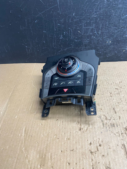 2011 - 2013 Hyundai Elantra Center Heater A/C AC Climate Control Panel AF1528 DG2