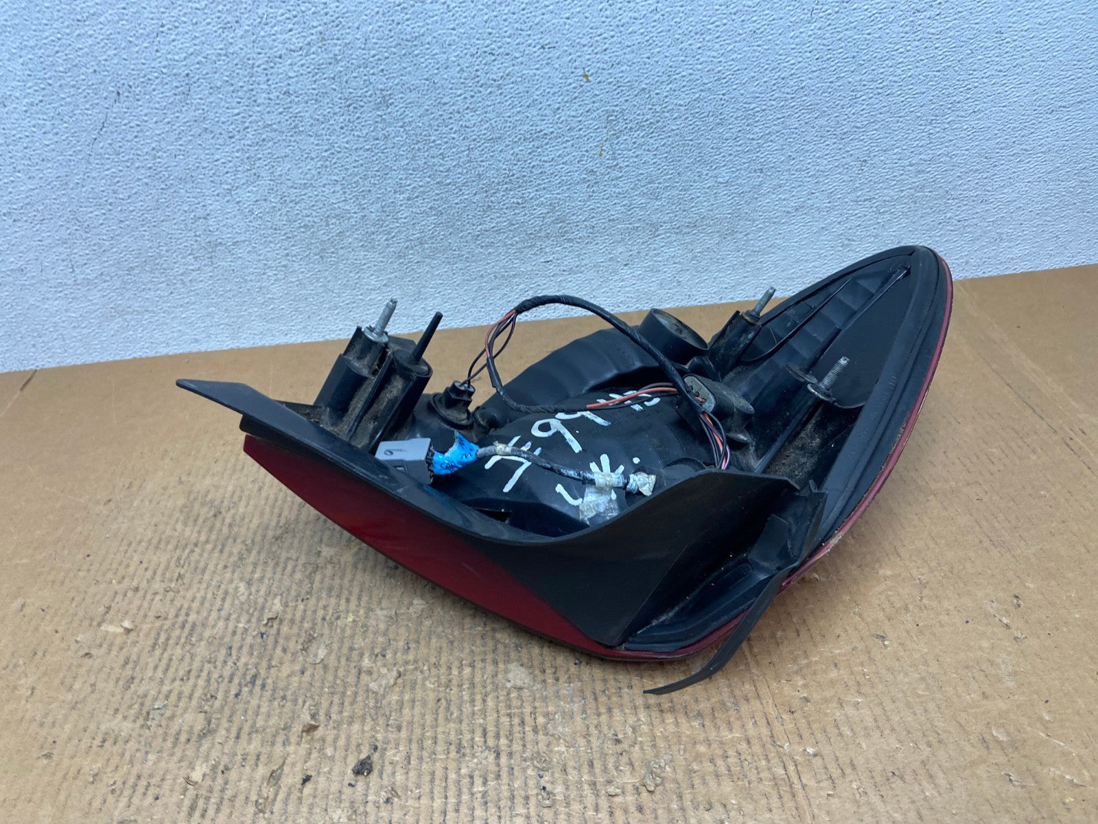 2000 to 2003 Ford Taurus Right Passenger Rh Side Tail Light AE2681 LK6