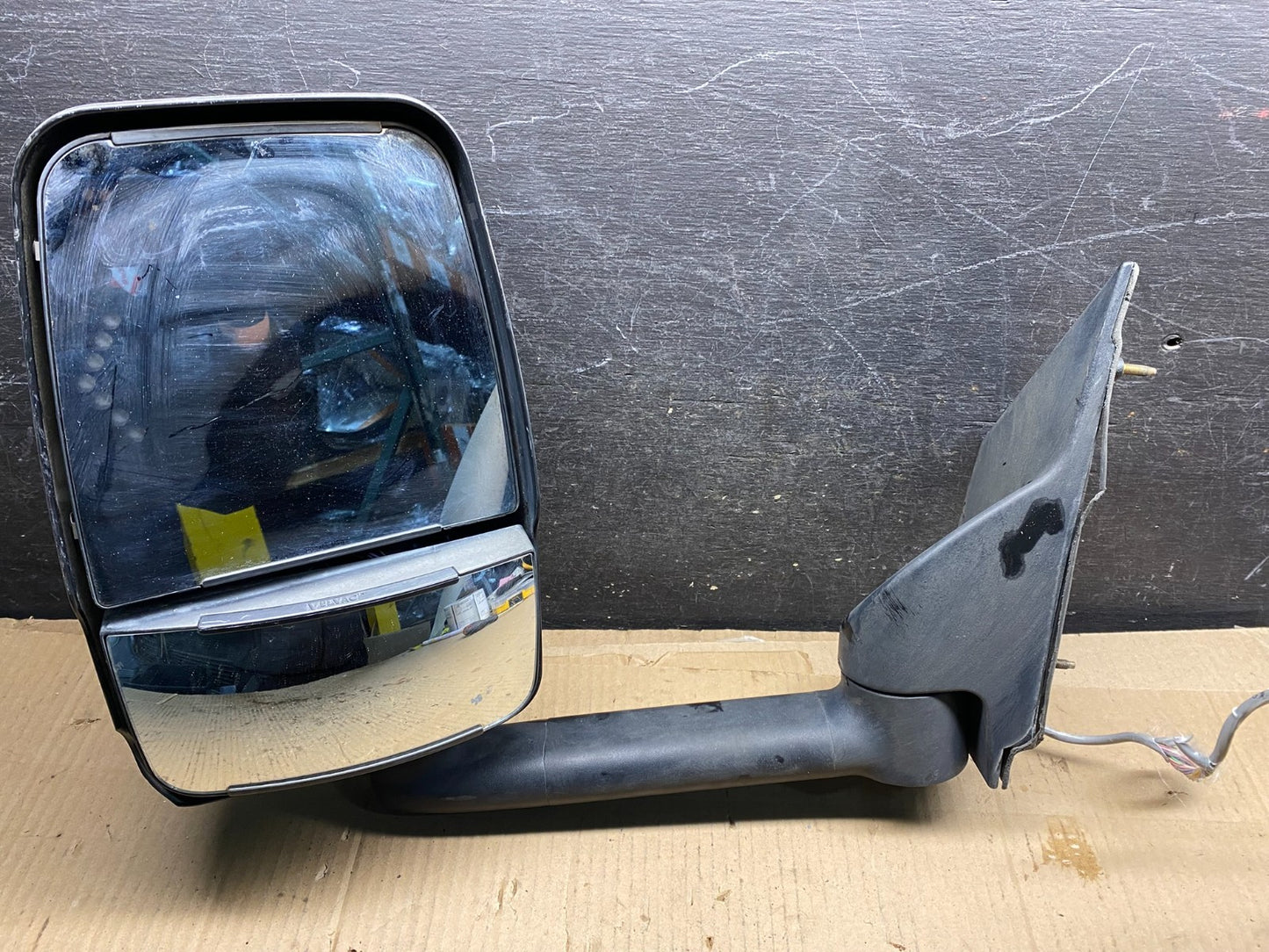 2009 to 2018 Chevrolet Express G3500 G4500 Left Driver LH View Mirror y1125 DG1
