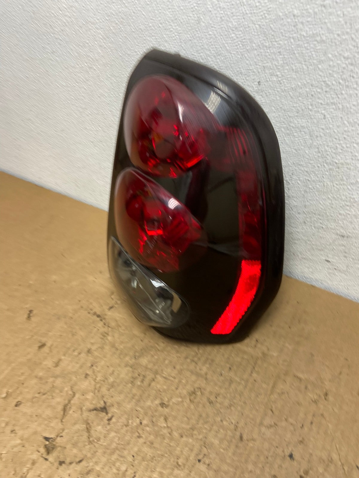 2002 to 2009 Chevrolet Trailblazer Right Passenger Rh Side Tail Light AC8280 LK1