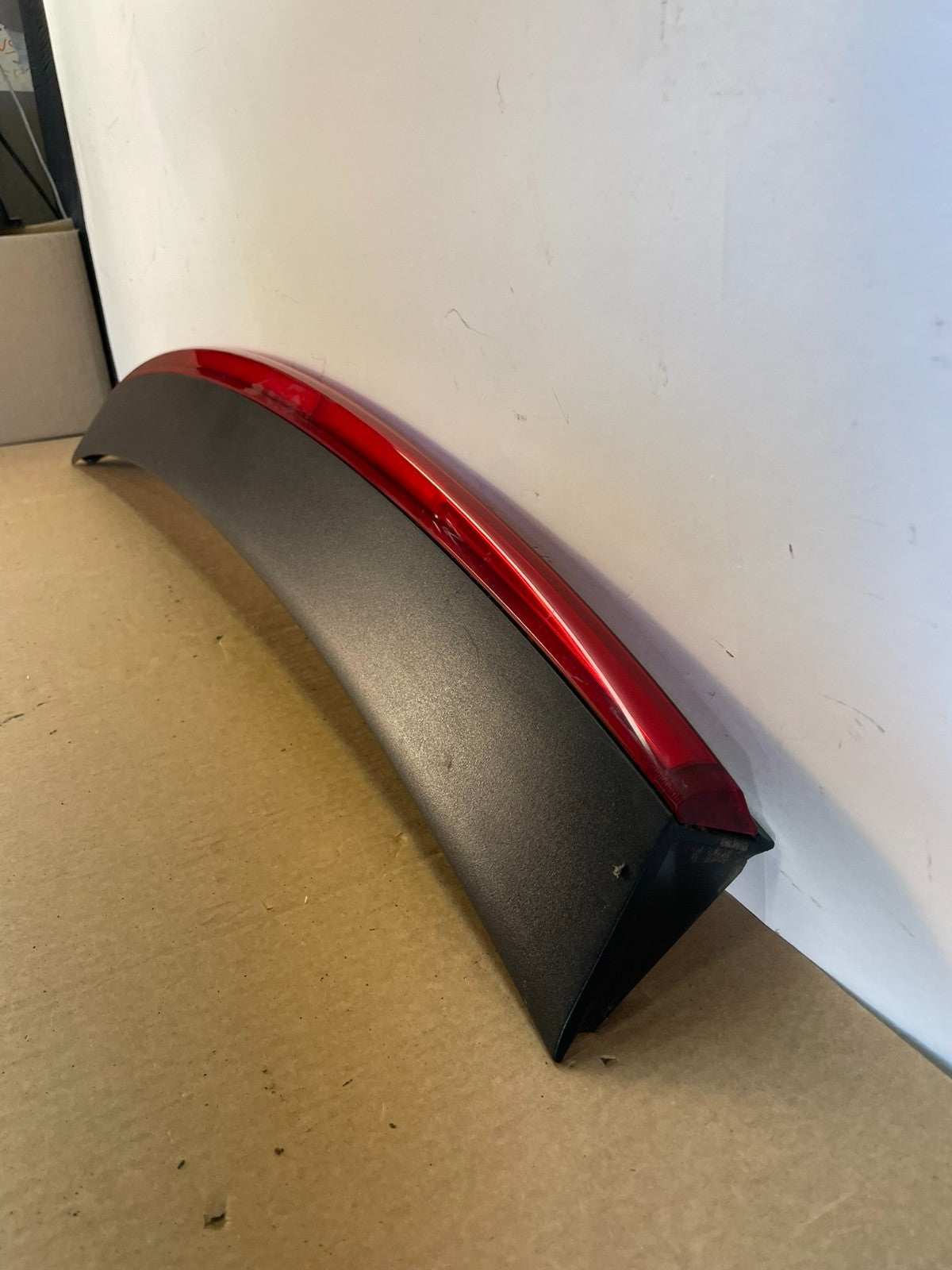 2010-2011 Honda Insight Rear Tailgate Spoiler 3rd Third Brake Light OE AH0356 DG1